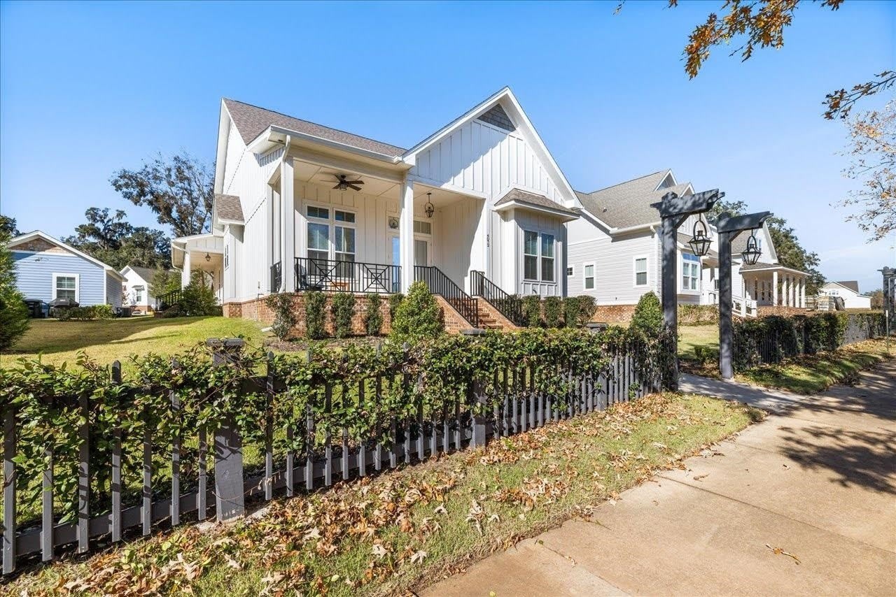 4072 Biltmore Avenue – photo 3