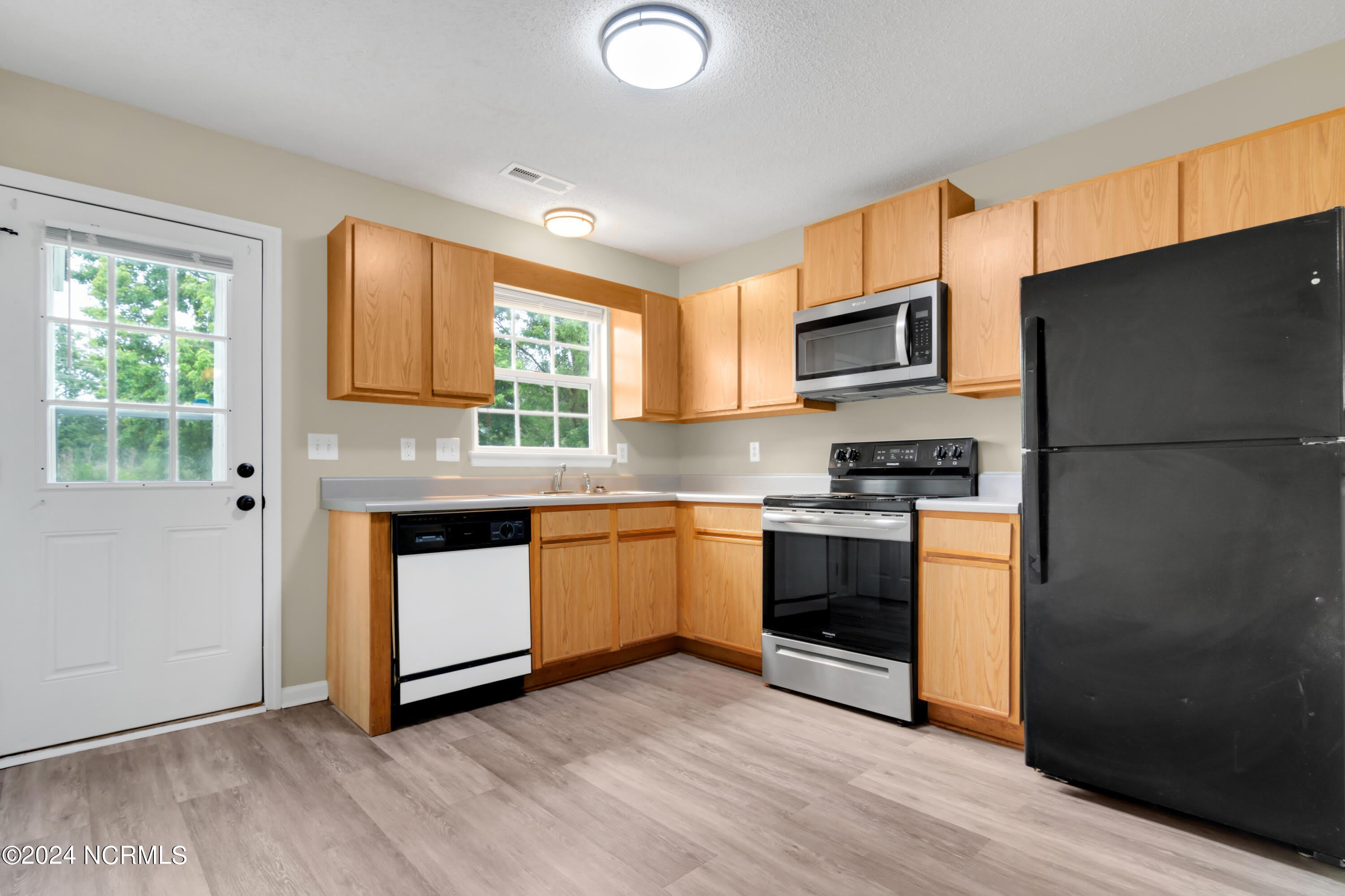 1147 Pueblo Drive – photo 5