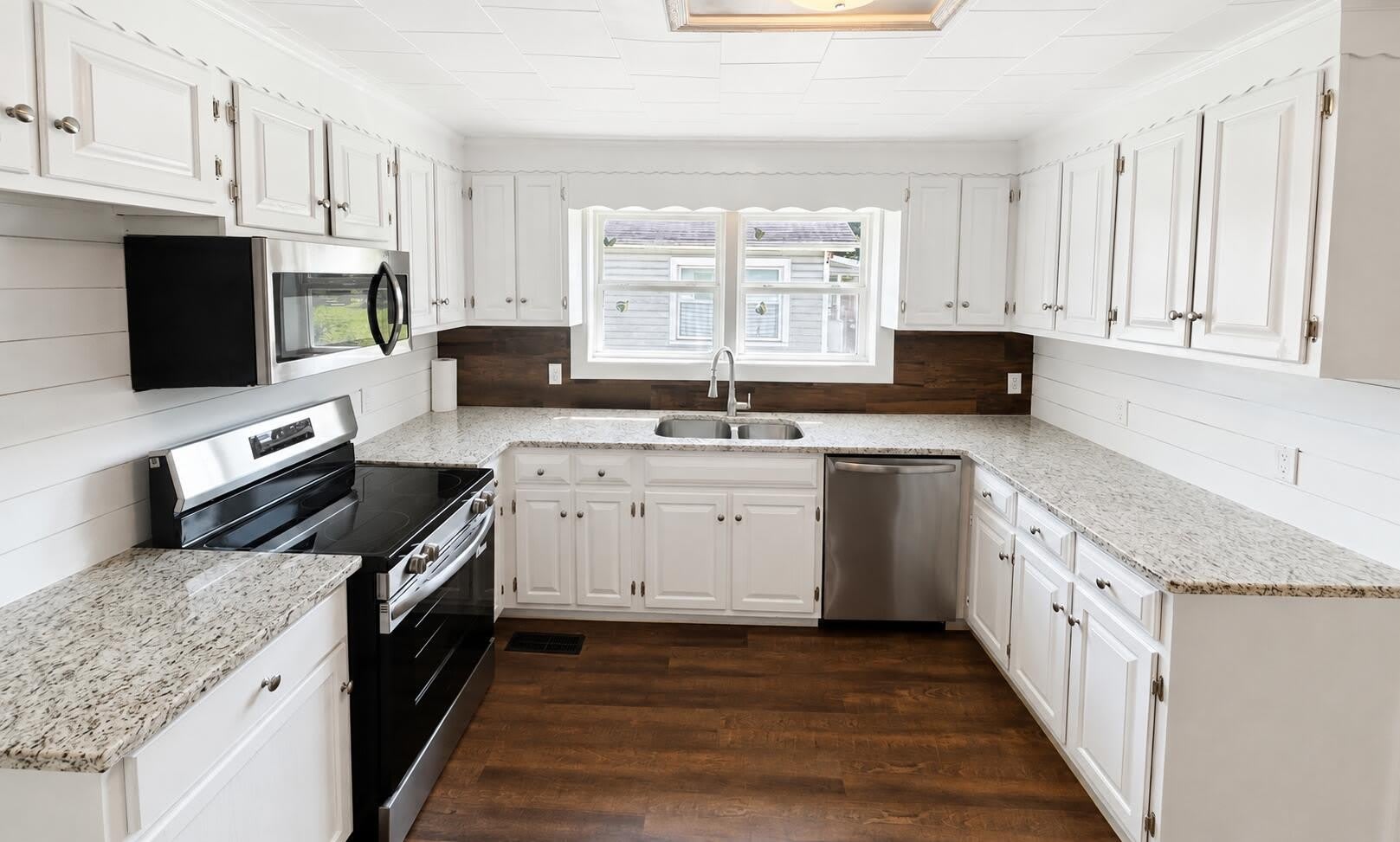 1100 Elm Avenue – photo 5