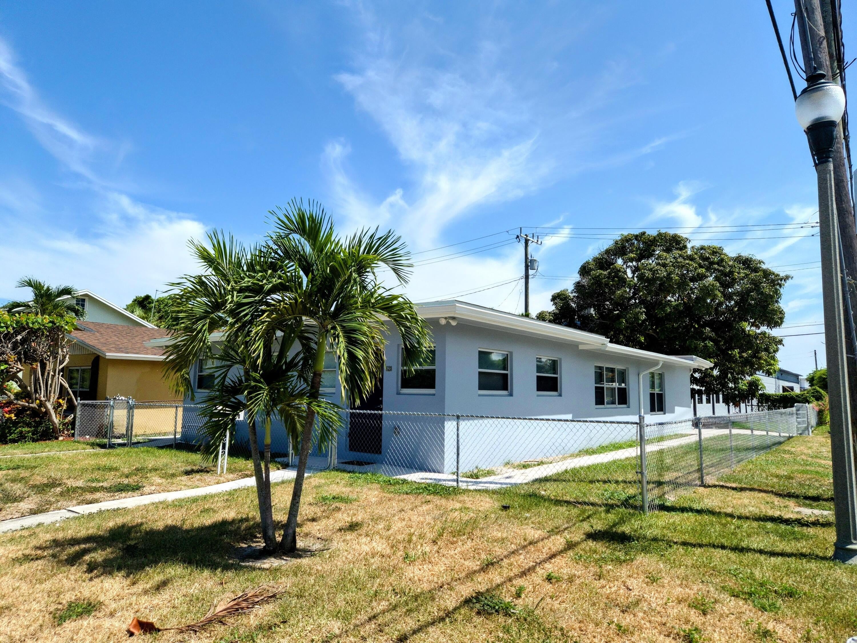 628 Monroe Drive – photo 2