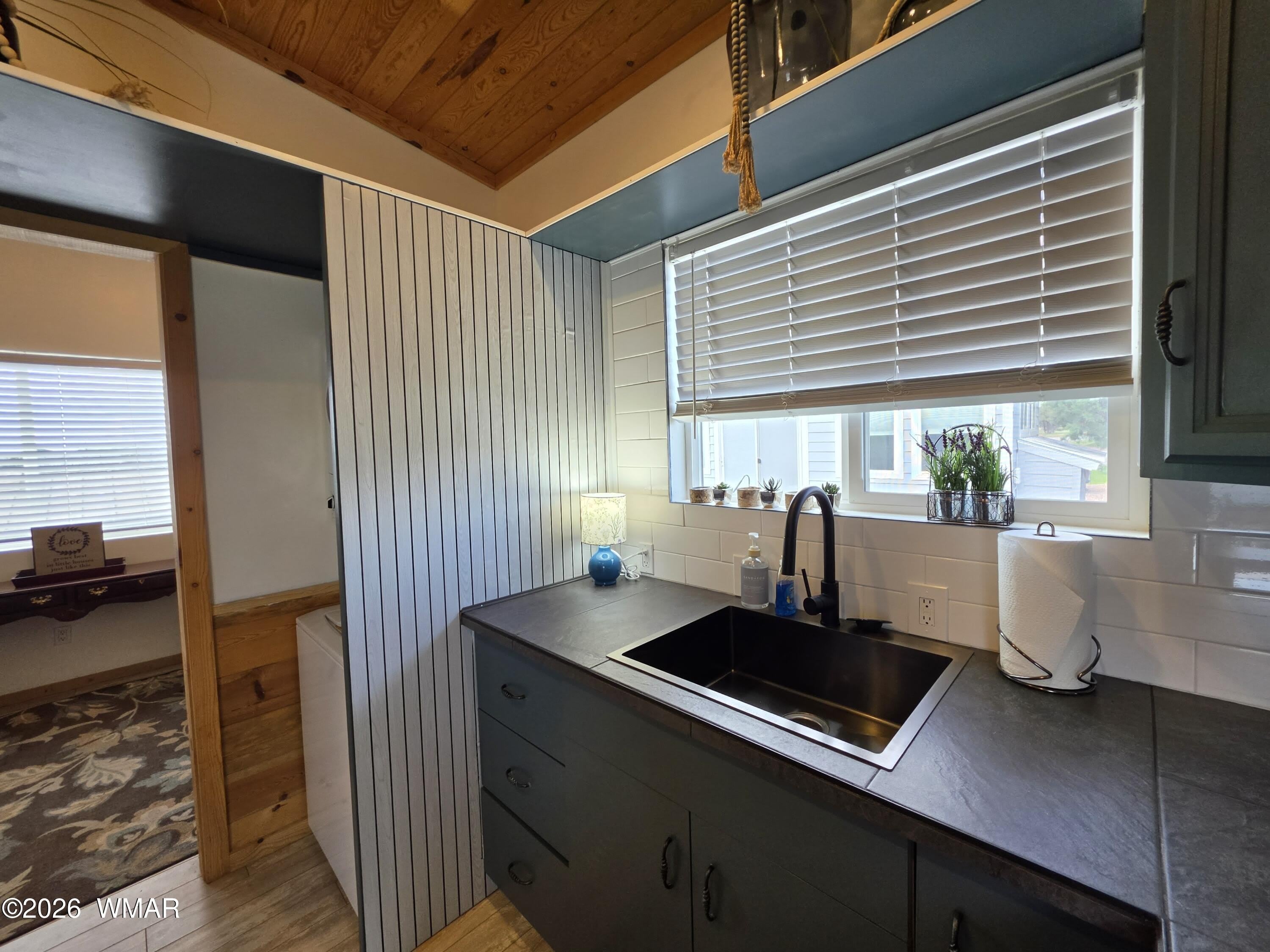 1412 Amanda Drive – photo 3