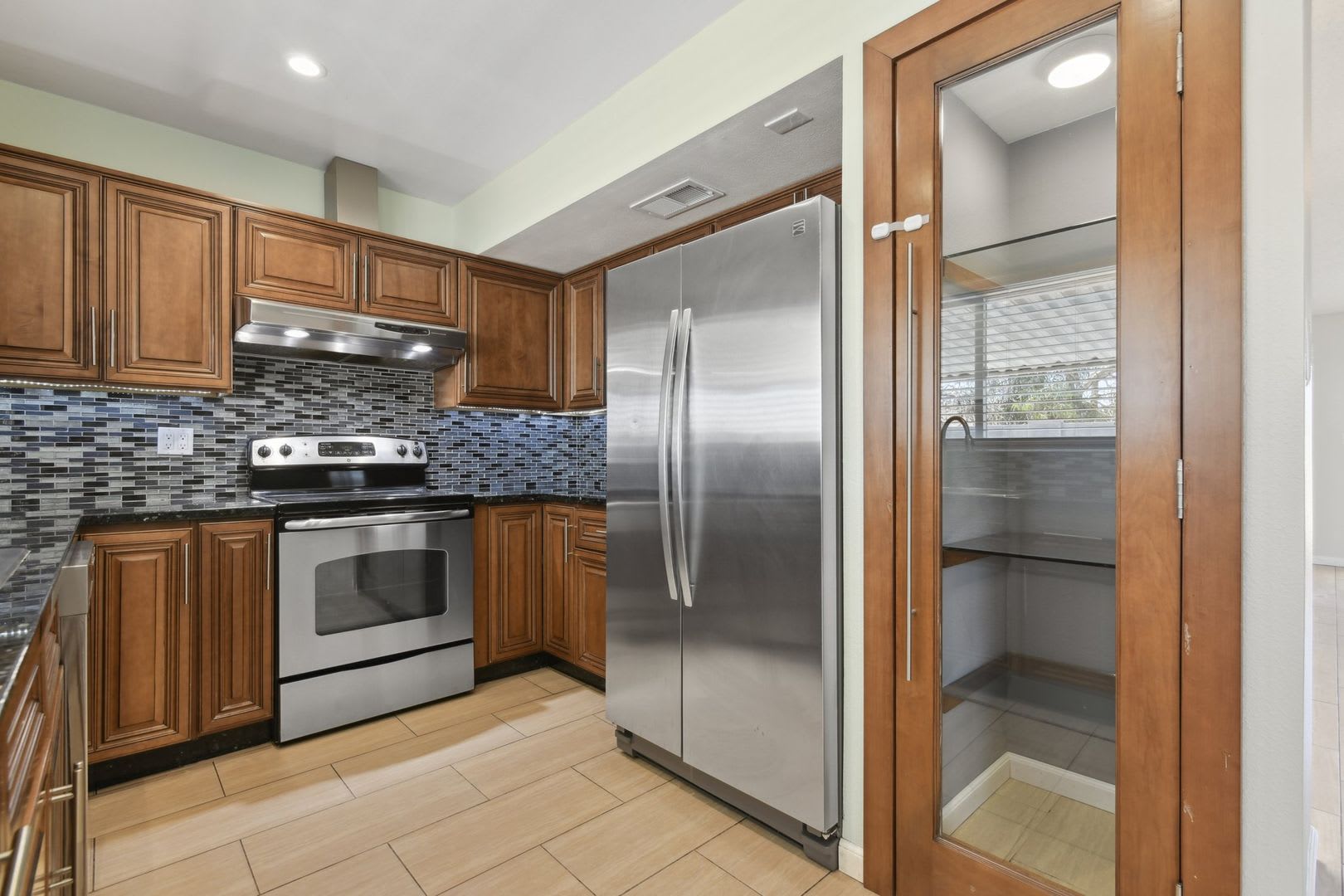 3 Bedroom Townhome in Glendale – photo 2