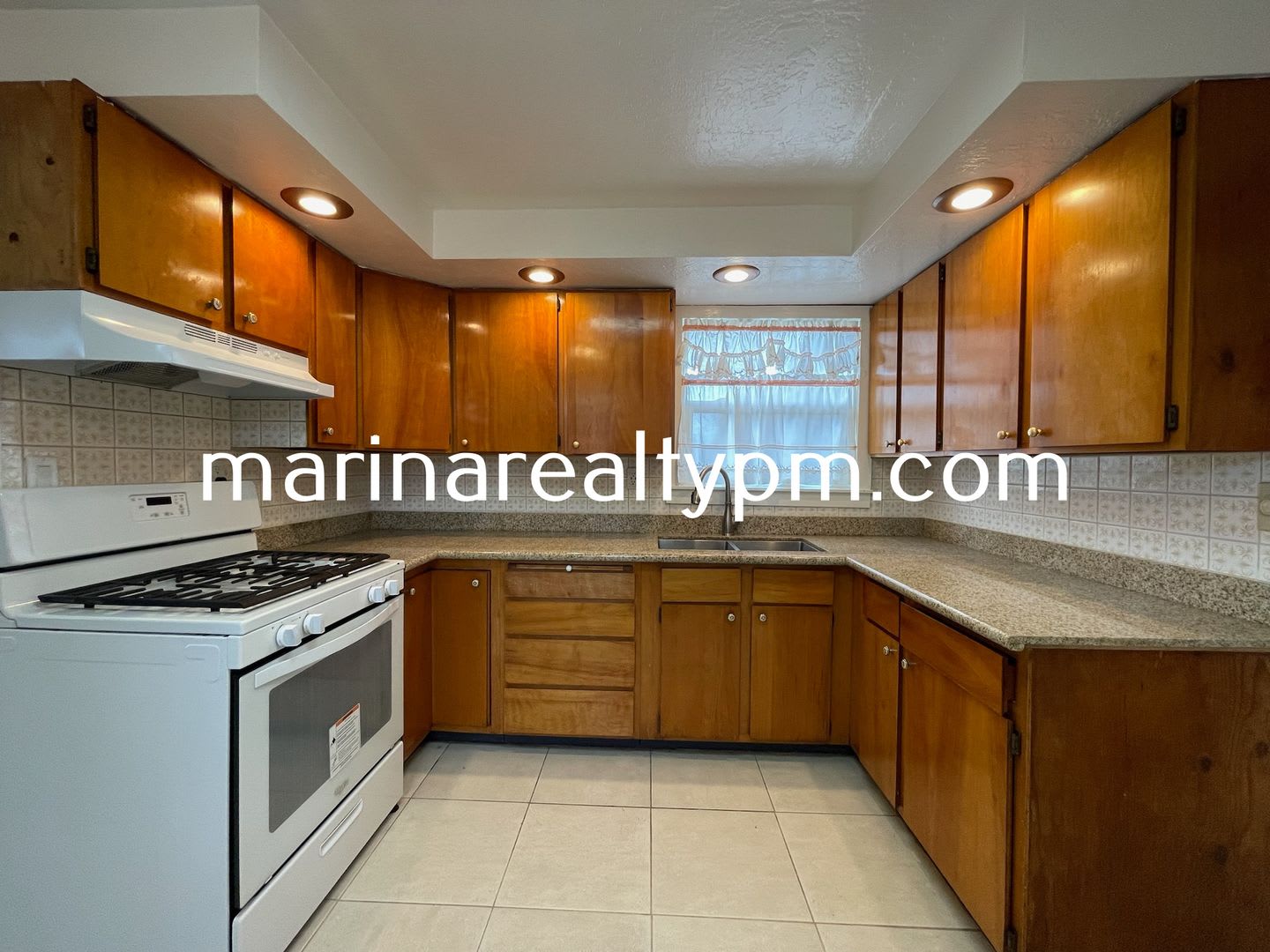Welcome home to this 1 Bedroom 1 bath cozy cottage – photo 1