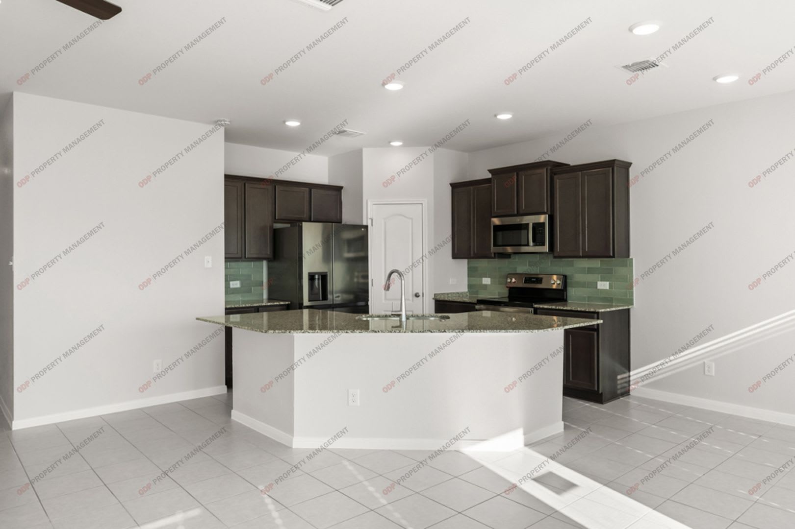 Troy ISD- 3 Bed, 2 Bath- 1411 SQFT – photo 3