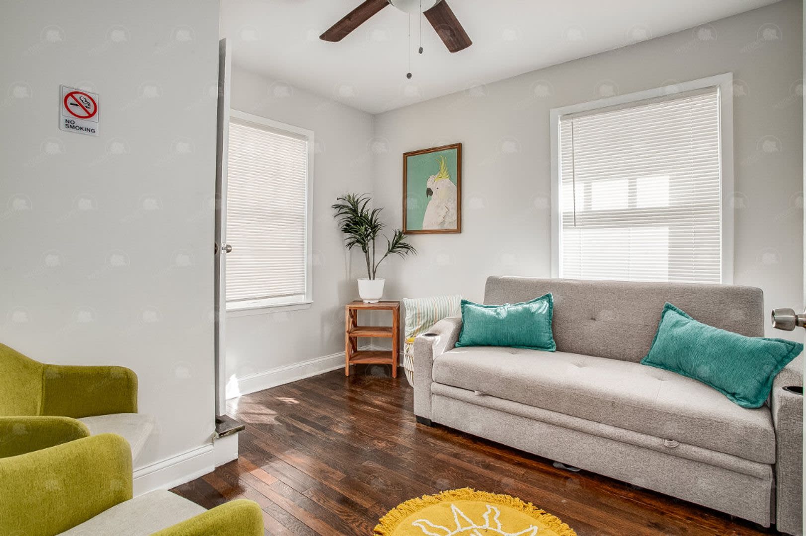 LEASING SPECIAL!!!!! 3-bedroom 3-bathroom w/a loft in historic Pendleton Heights! – photo 2