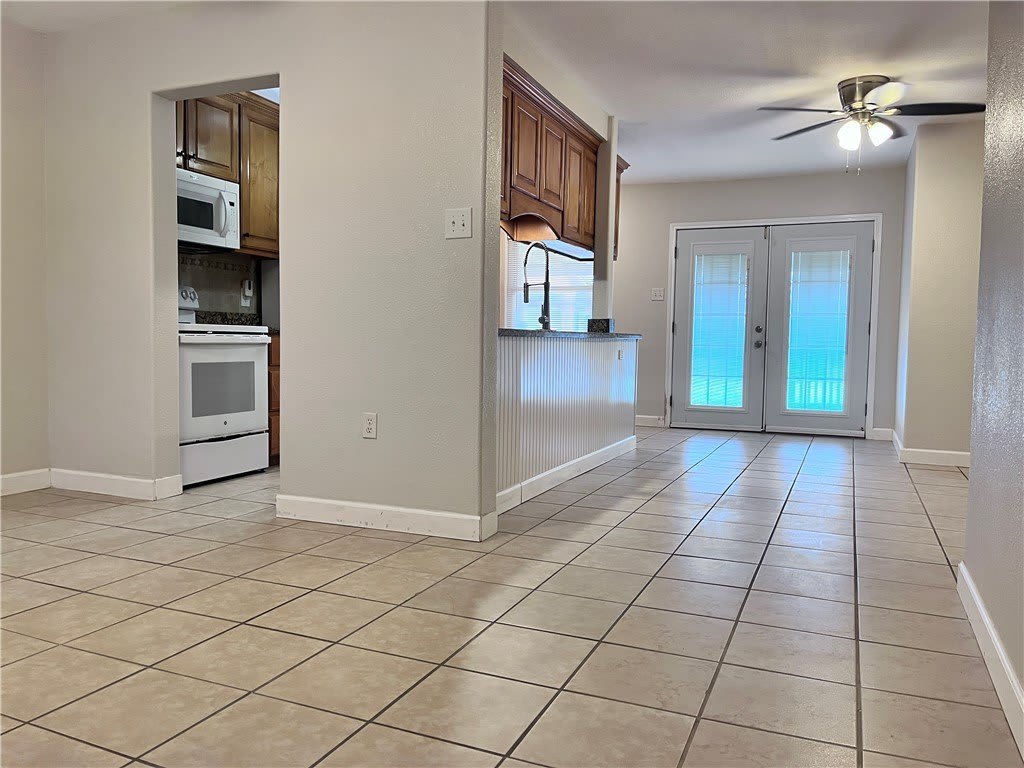 1241 Euclid Circle – photo 4