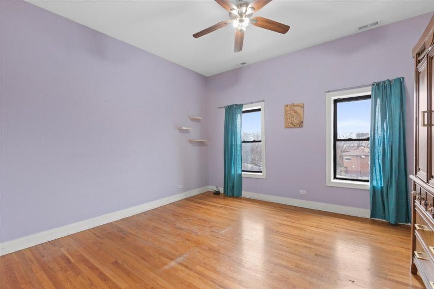 1046 N Milwaukee Avenue – photo 2