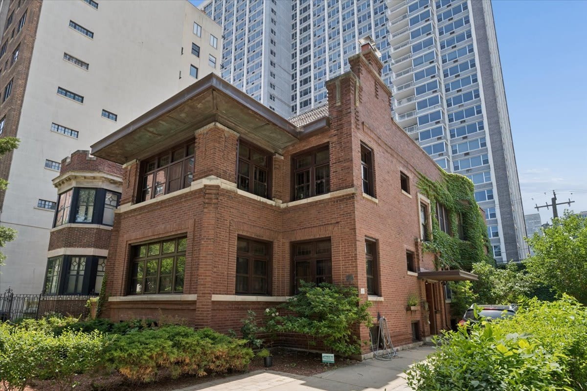 717 W Junior Terrace – photo 1