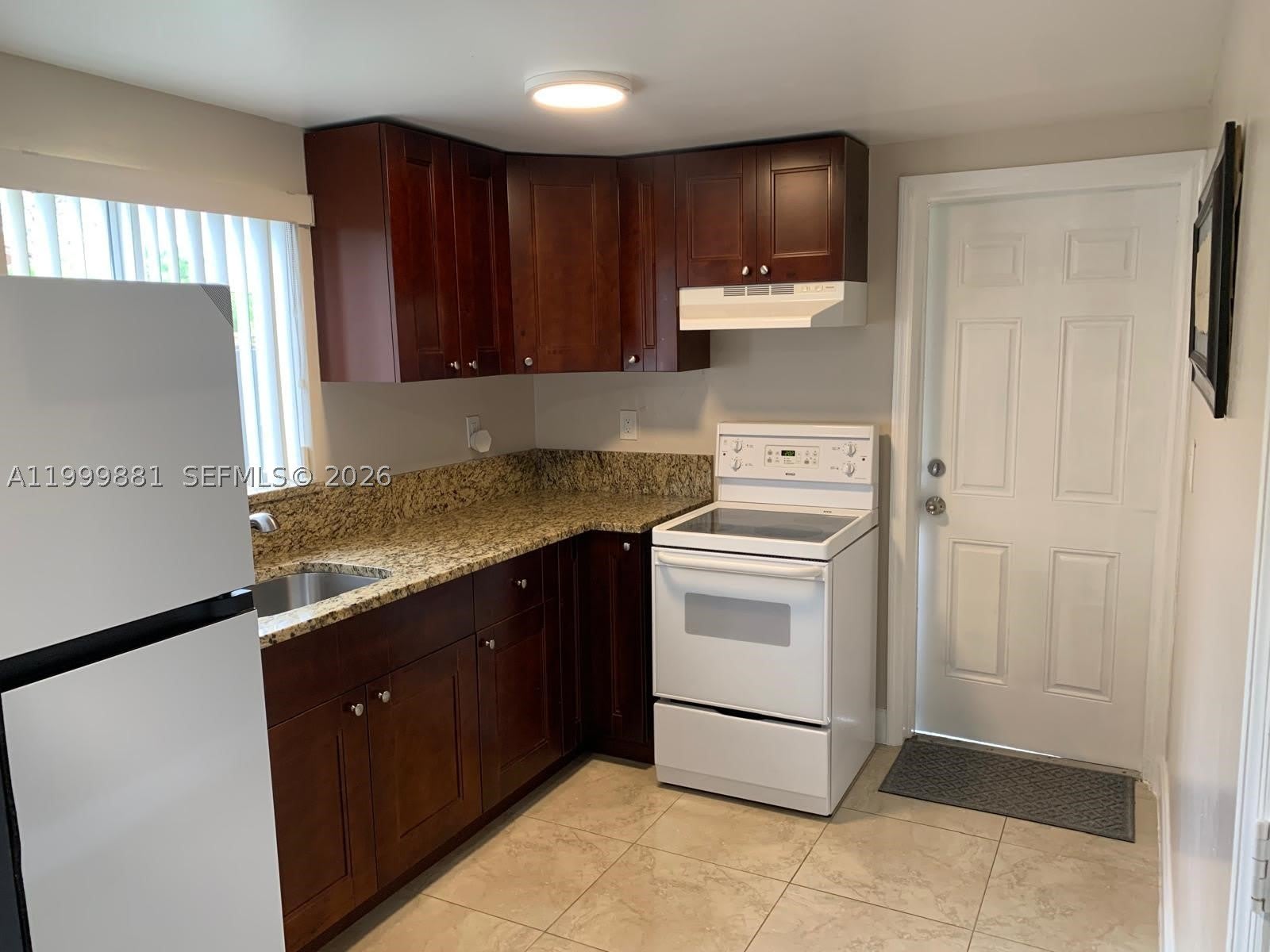 19121 NE Miami Ct – photo 4