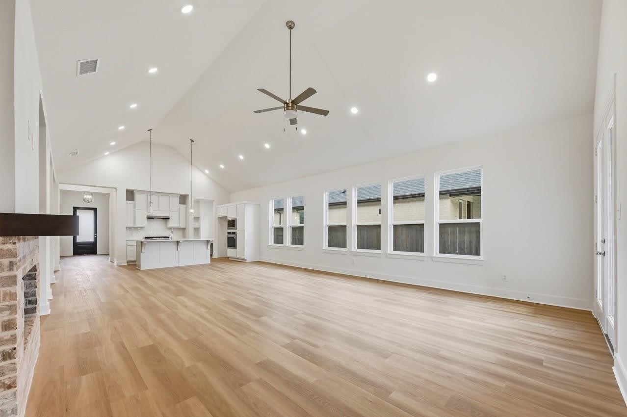 1046 Bearing Street – photo 3
