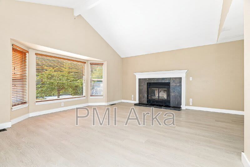1231 225th Ave NE – photo 3