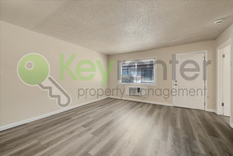 1071 Santiago Ave – photo 5