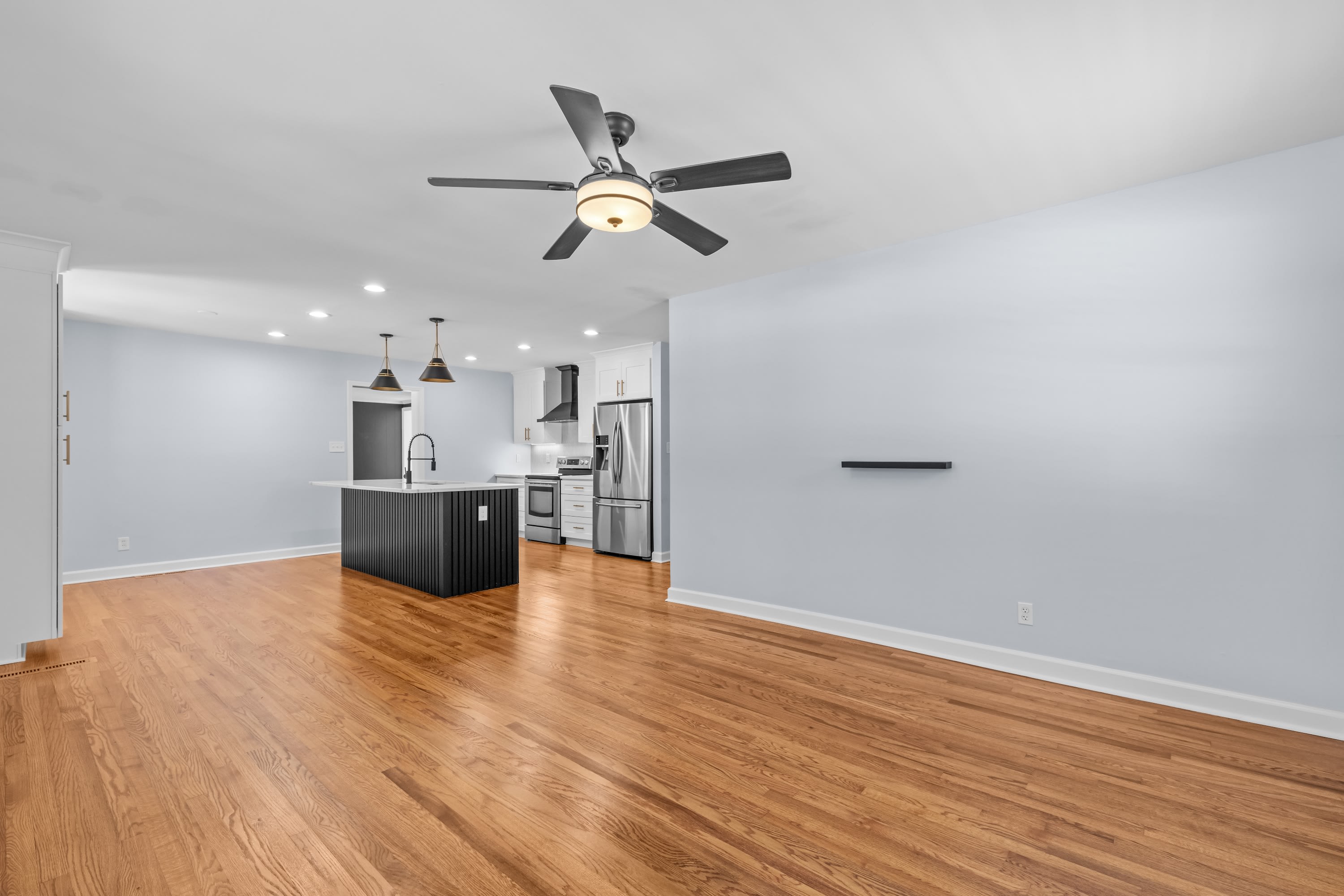 2115 Bellaire Avenue – photo 5