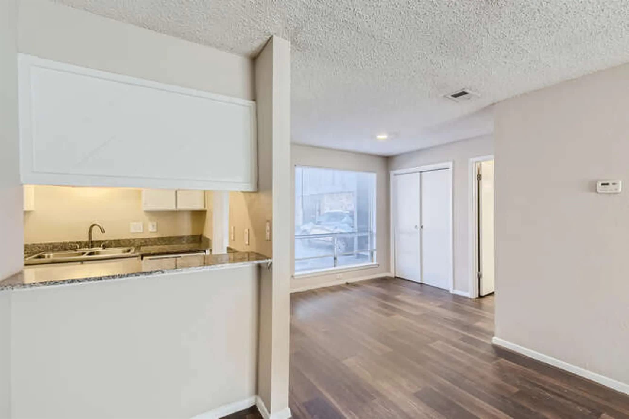 Hillside Place Apartment Homes – photo 4