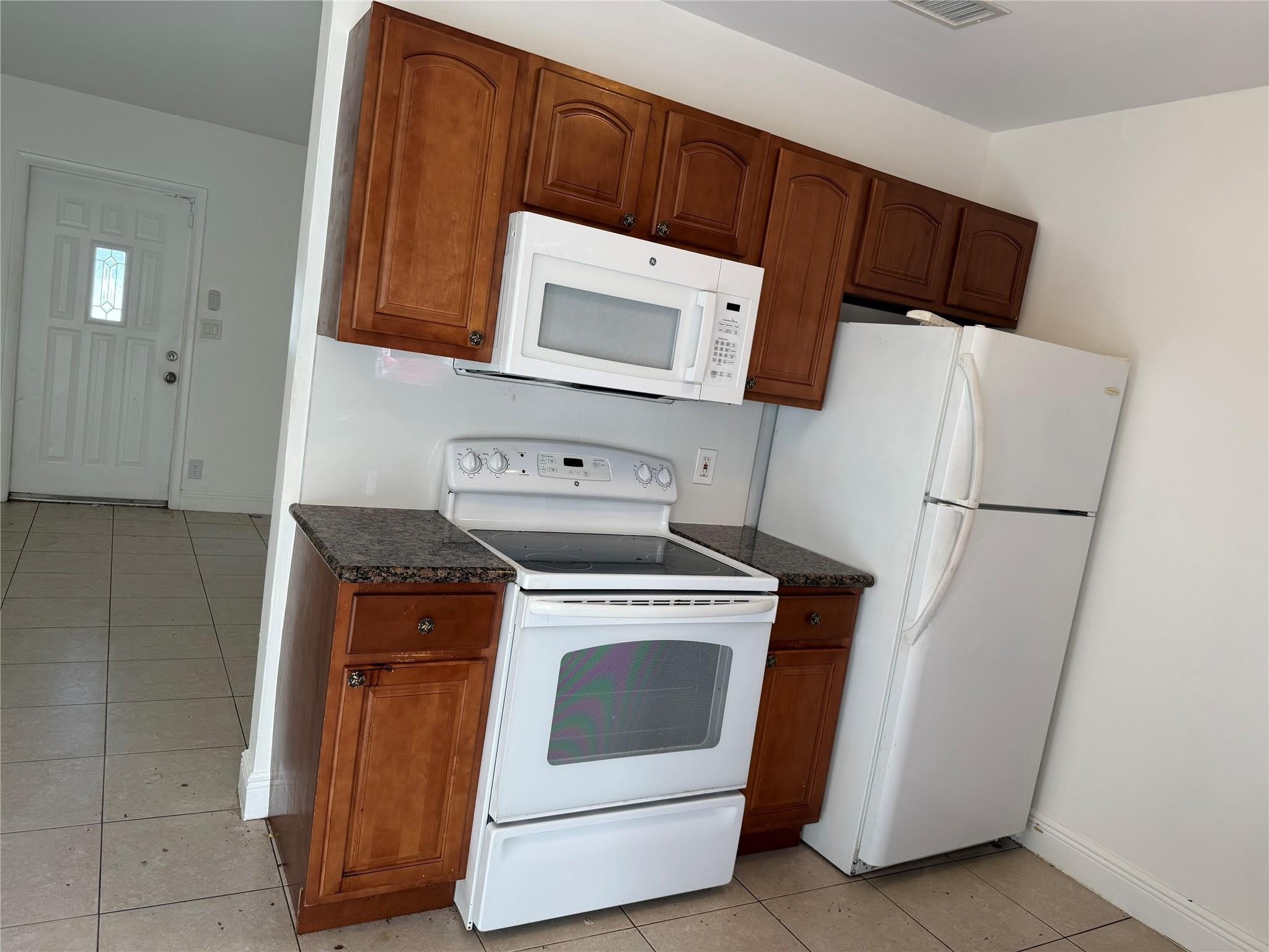 1139 NW 9TH Avenue – photo 2