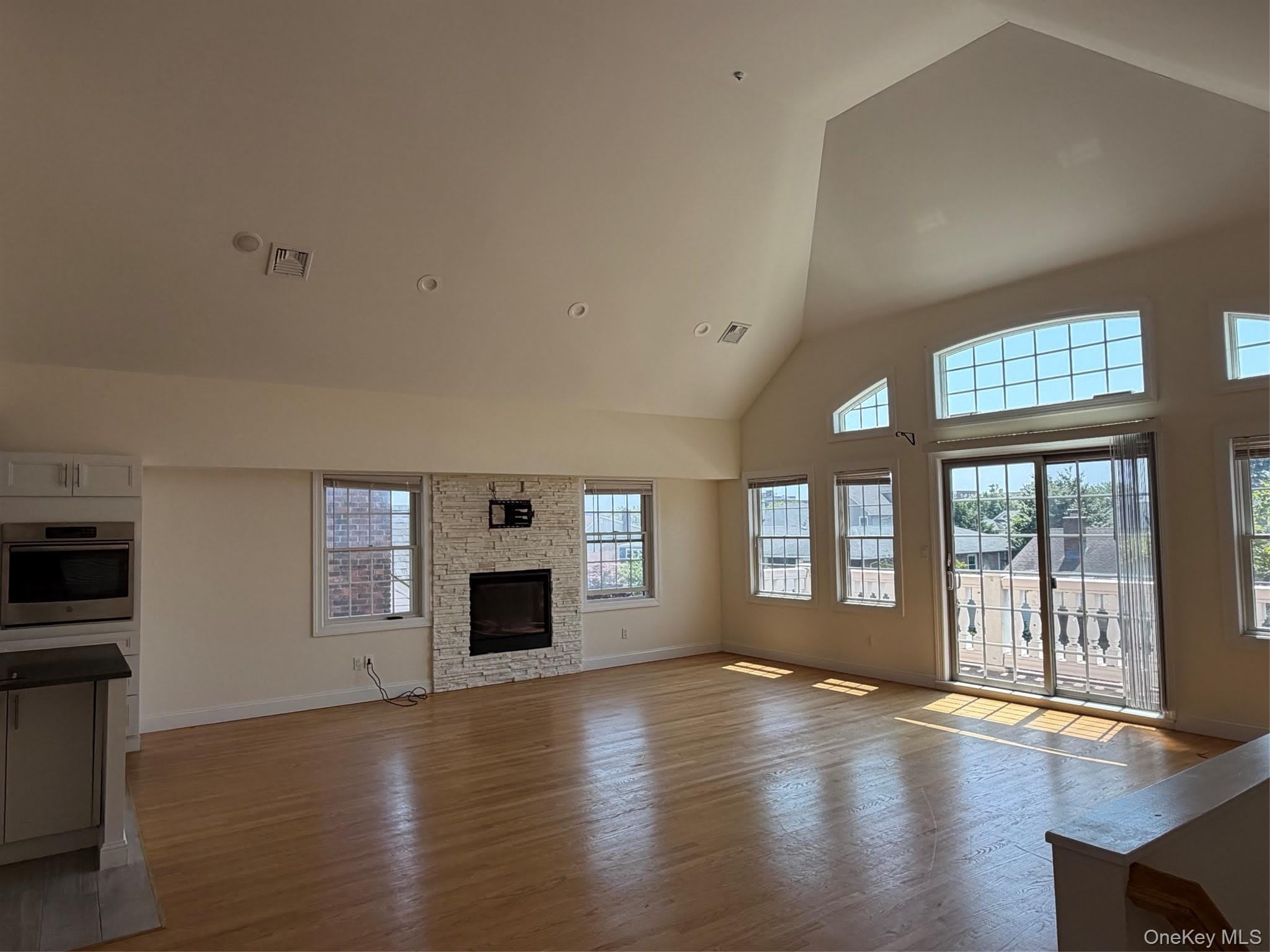 621 E Olive Street – photo 3