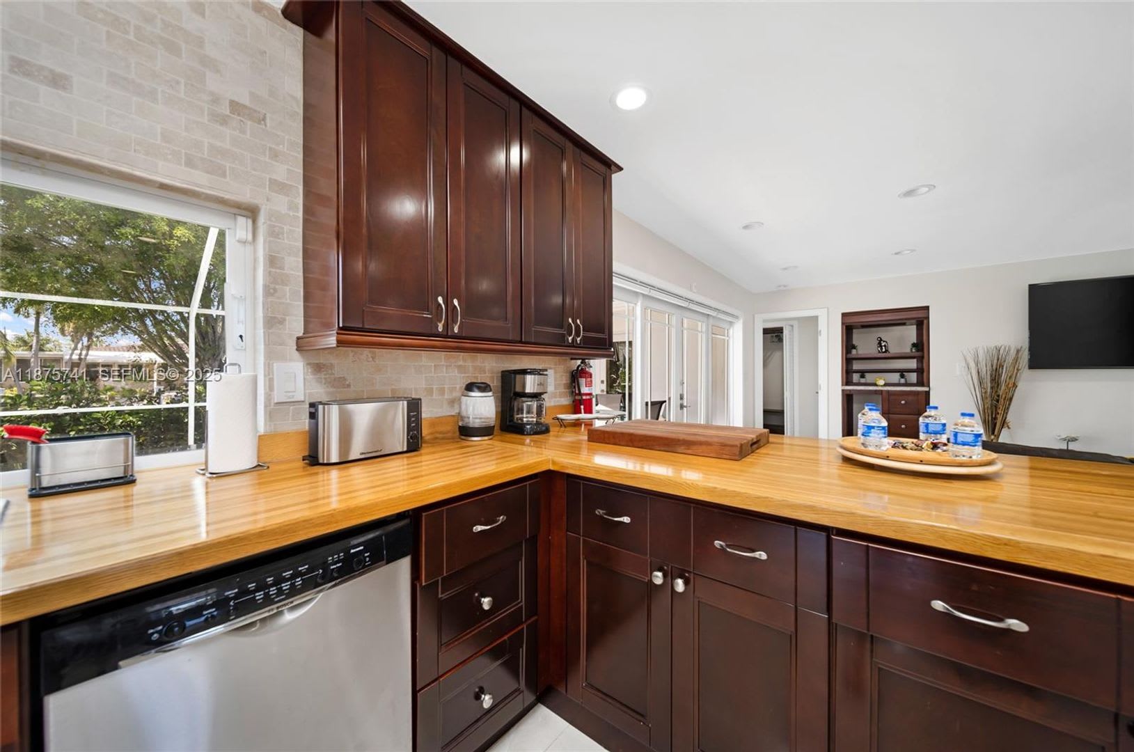 31 SE 12th Street, Pompano Beach, FL 33060 – photo 2