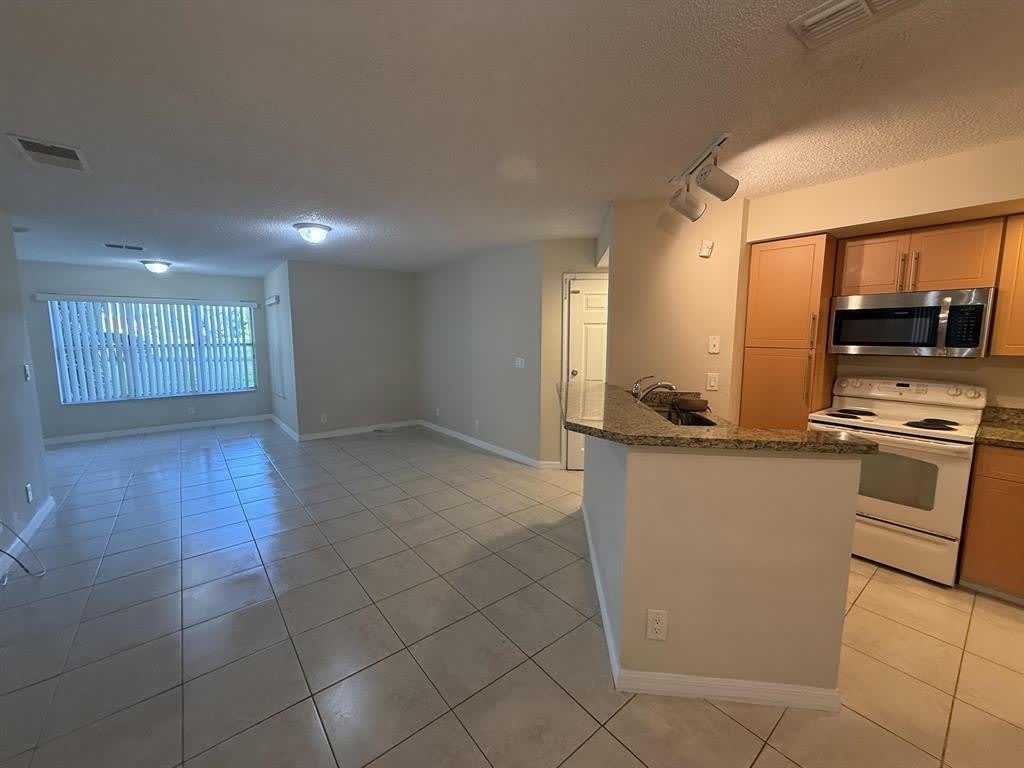 3390 Pinewalk Drive N – photo 3