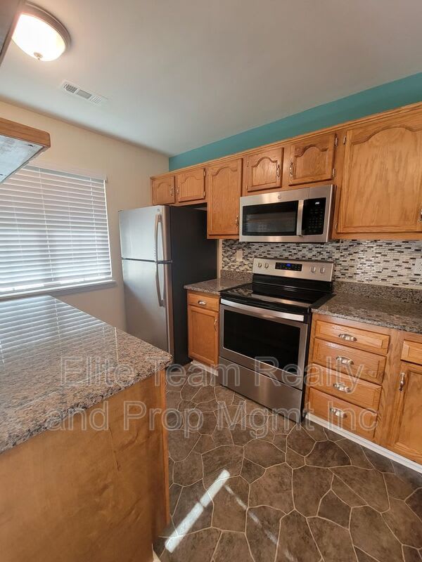 3811 Mosscroft Lane – photo 4