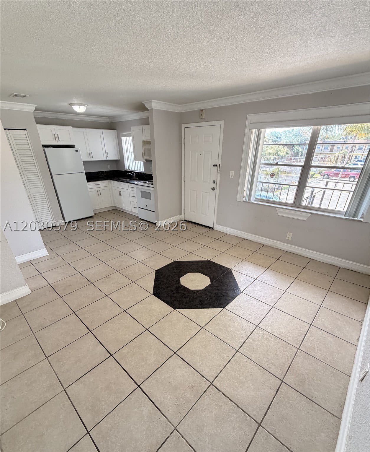 412 Lakeside Dr – photo 5