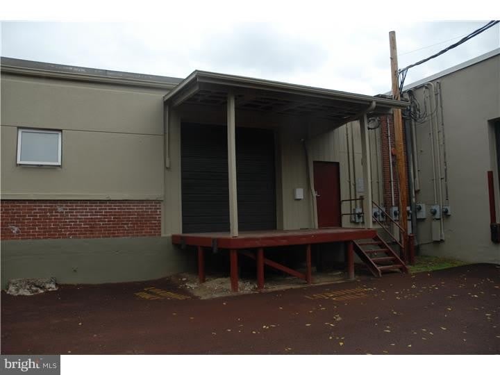 410 E WALNUT Street – photo 2