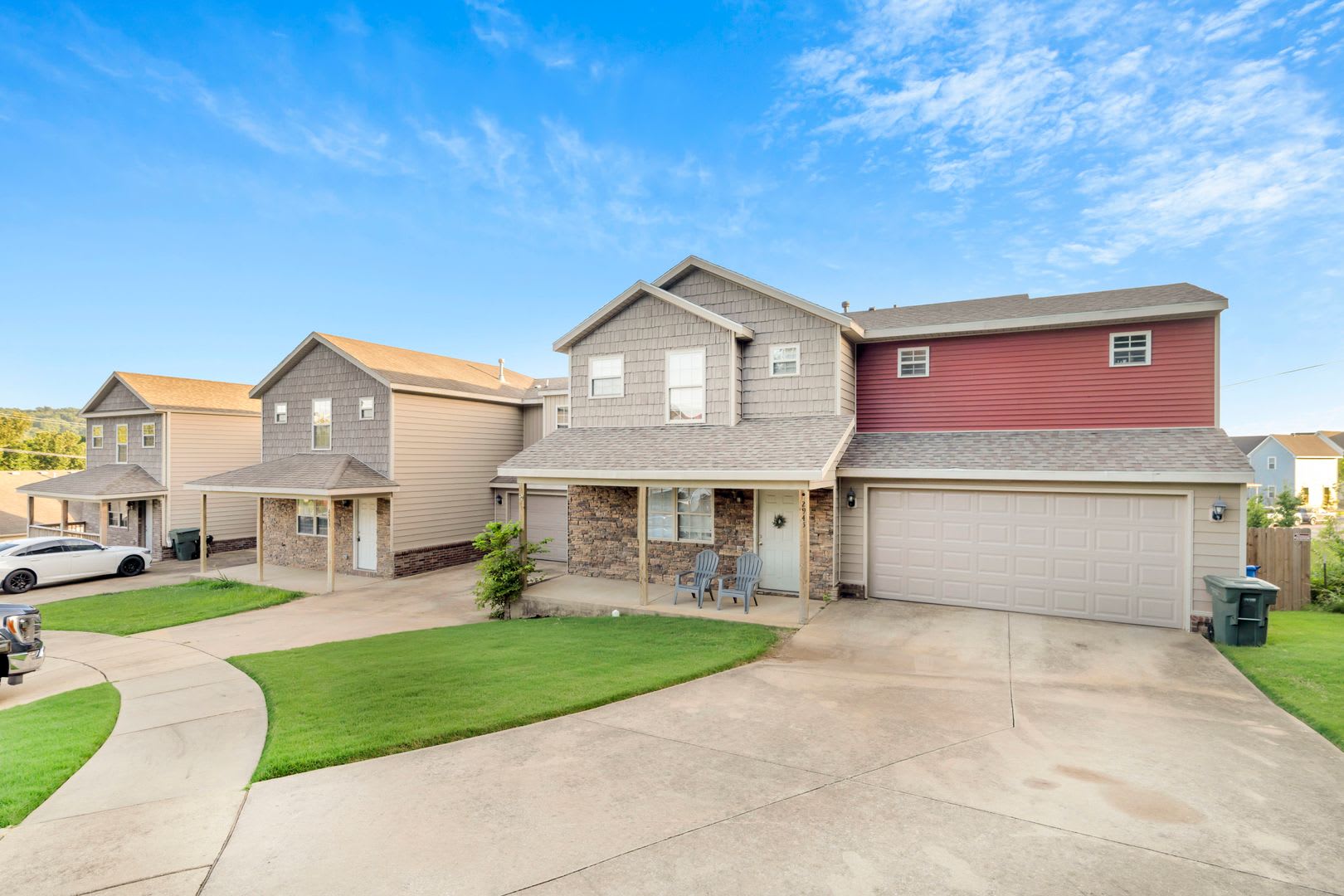 4 Bedroom 2 5 Bath Townhome Near Centennial Park Fenced Yard – photo 1