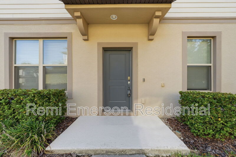 1096 Pavia Drive – photo 2