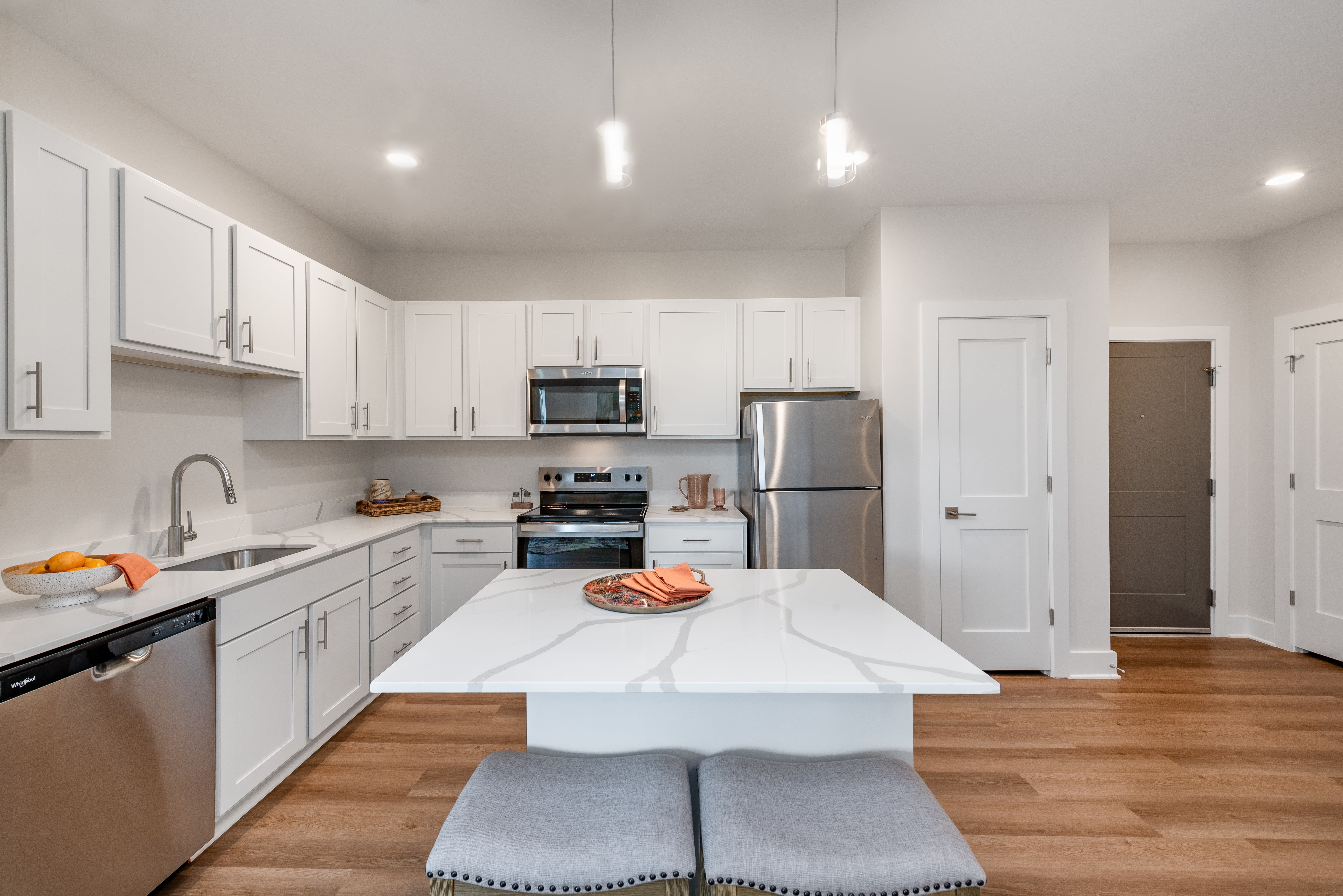 Addison Row – photo 2