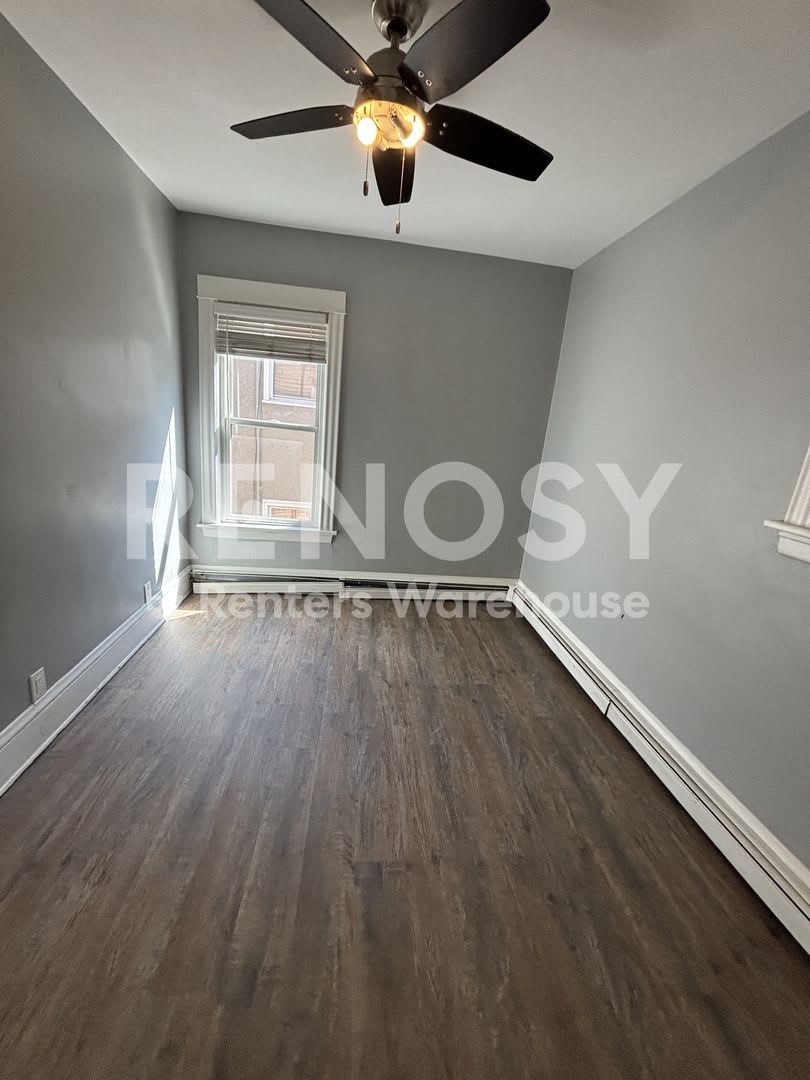 Available now is 2 Bedroom 1 Bath unit in Minneapolis – photo 2
