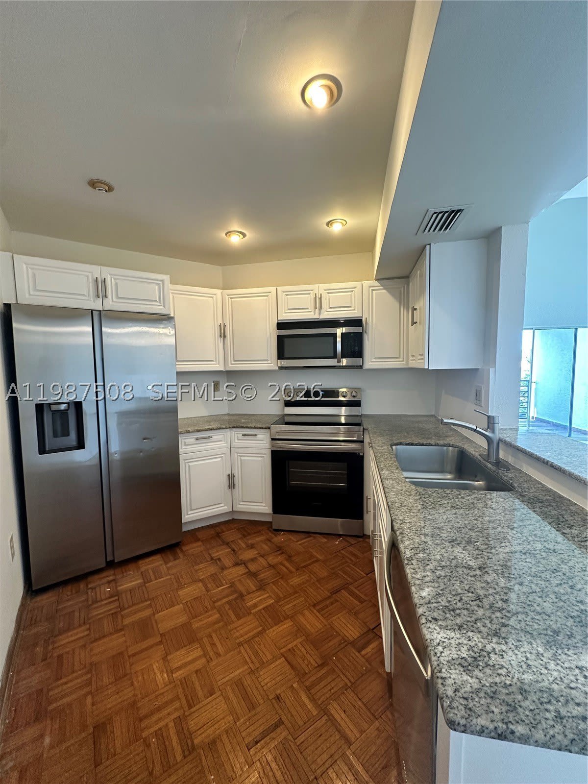 9701 Fontainebleau Blvd – photo 2