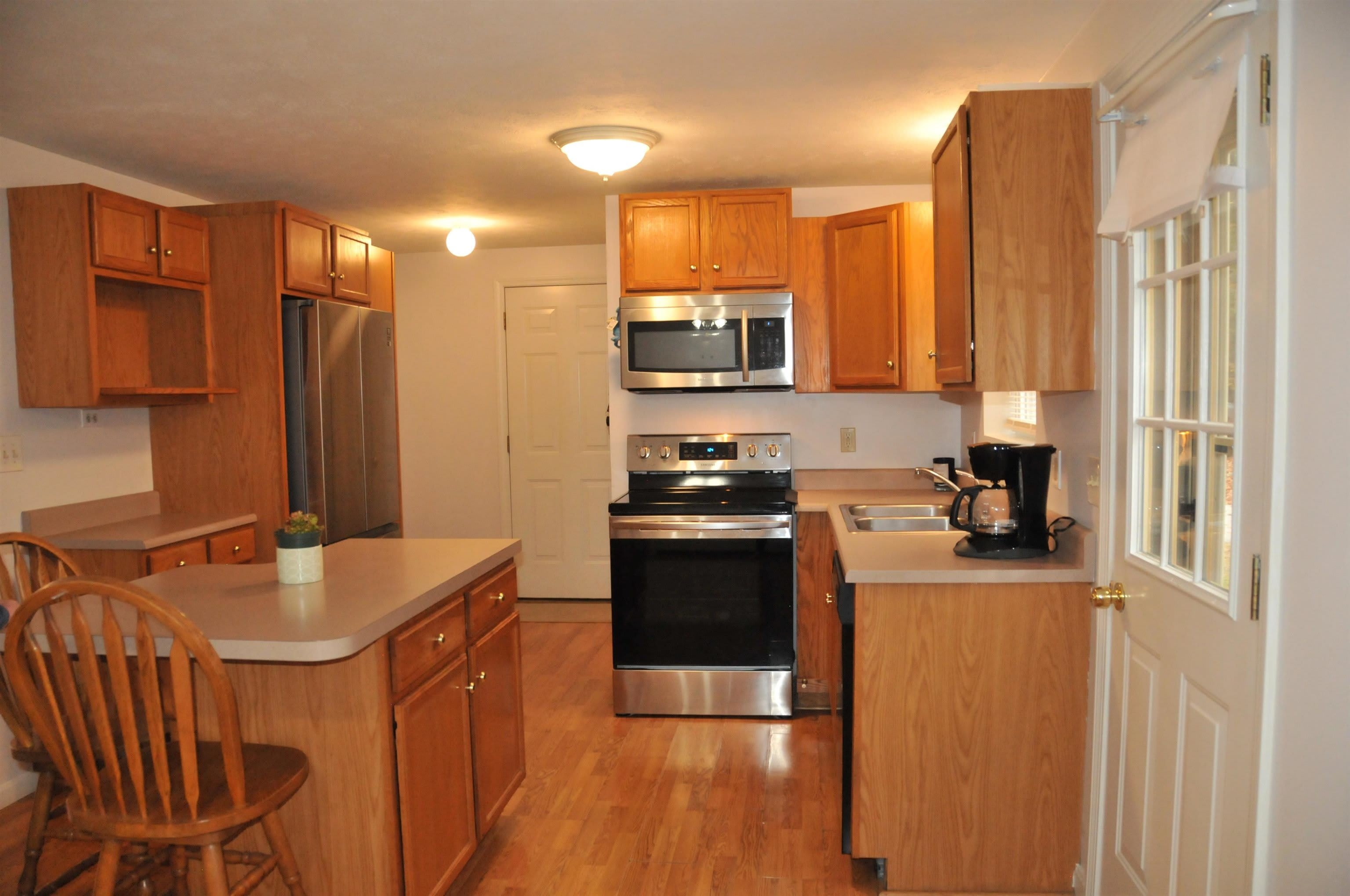 147 Highrock Road – photo 3