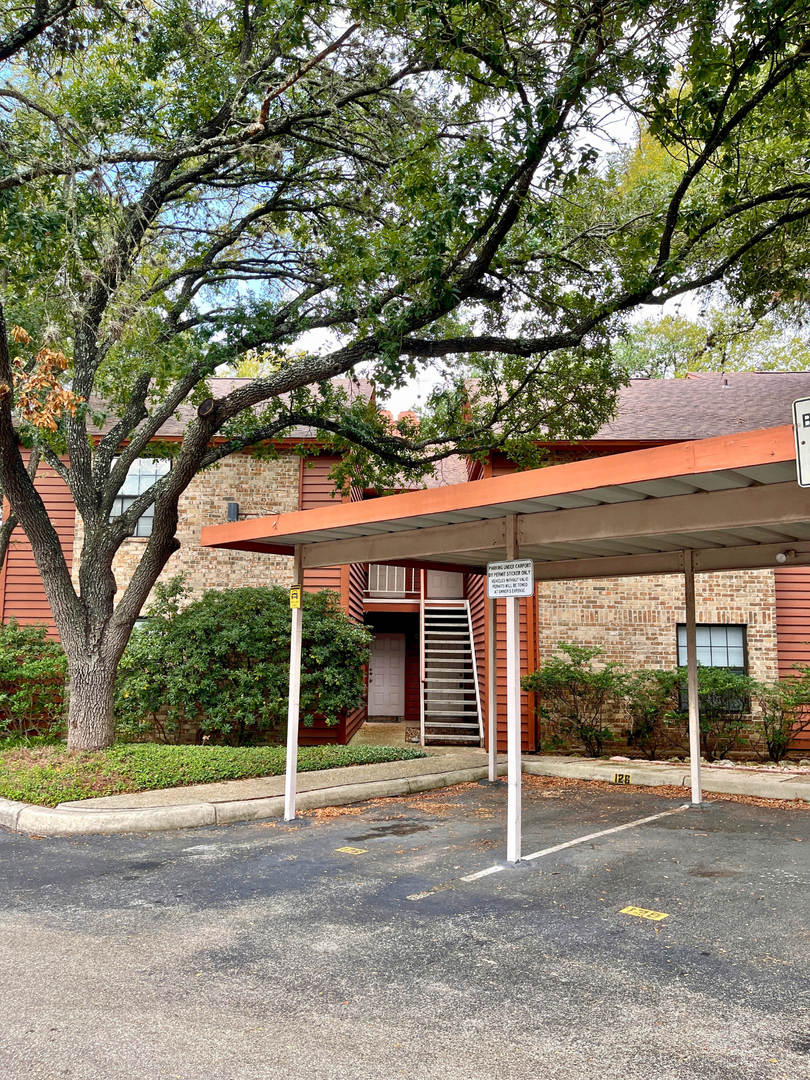 Move In Special Off The First Full Month S Rent With A 12 Month Lease – photo 2