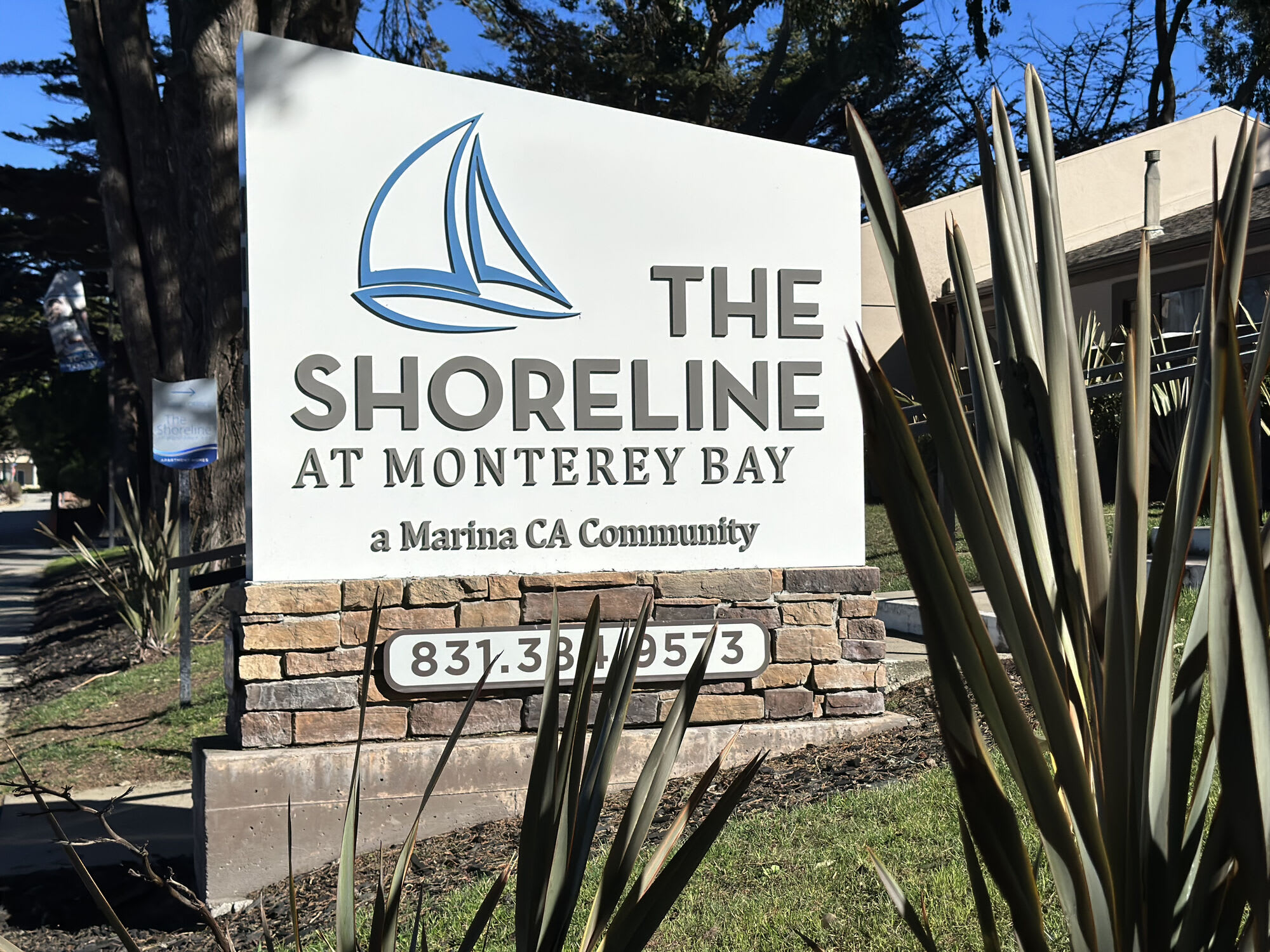 Shoreline Apartments – photo 1