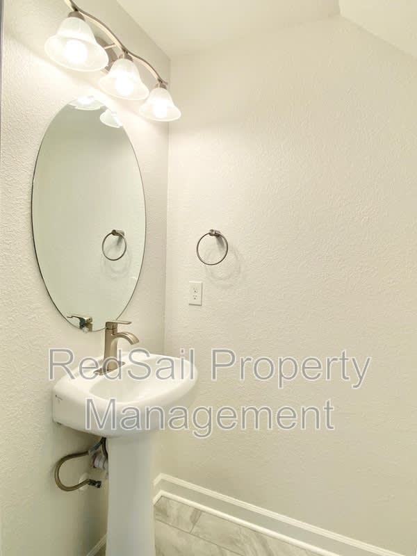 766 Old Lucas Creek Rd – photo 4