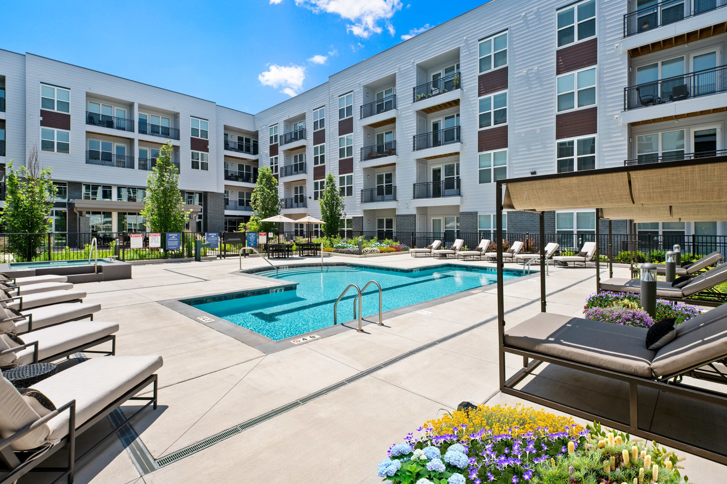 Everleigh Vernon Hills 55 Active Adult Apartment Homes – photo 3