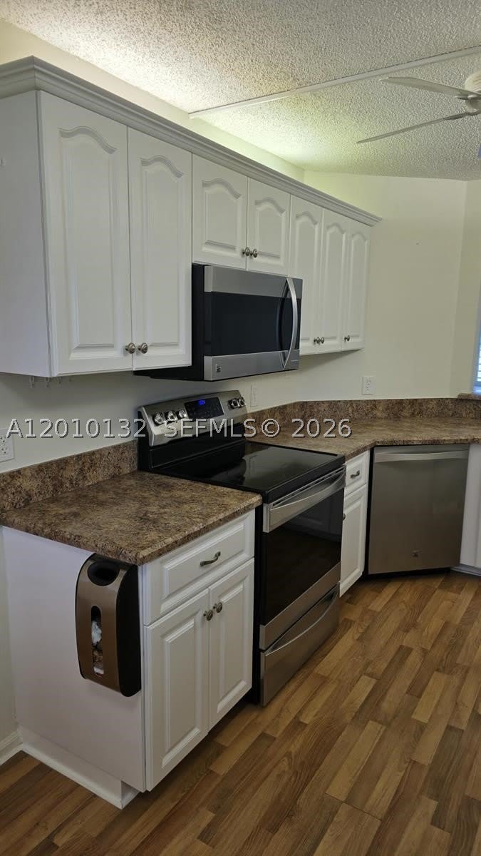 23305 Barwood Ln N – photo 1