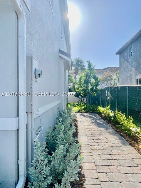 157 SW 170th Ave – photo 4