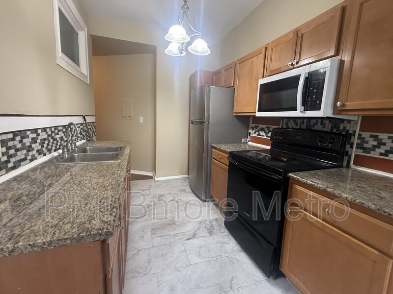 720 Newington Avenue – photo 3