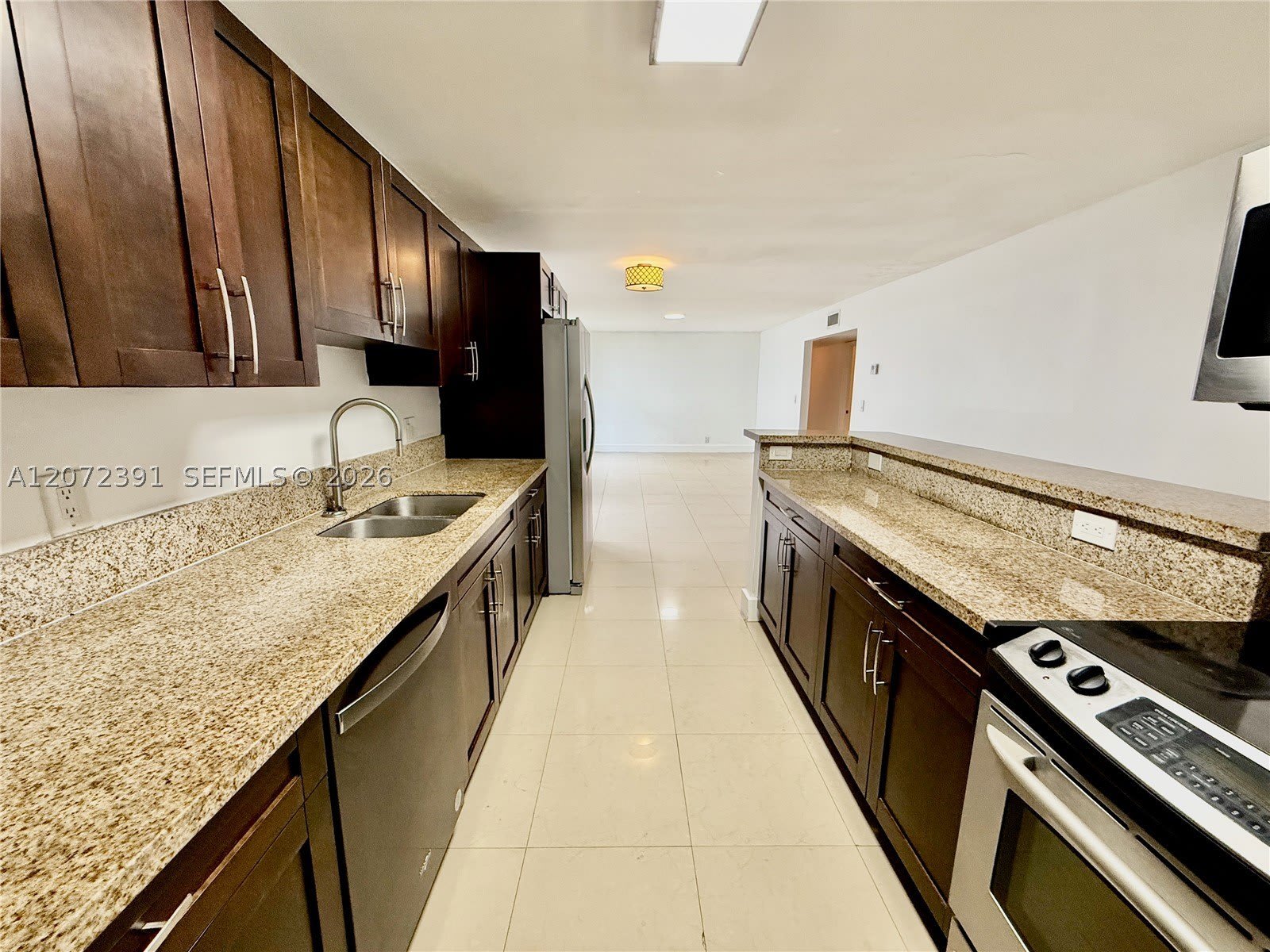 1540 Sw 5Th Pl – photo 5