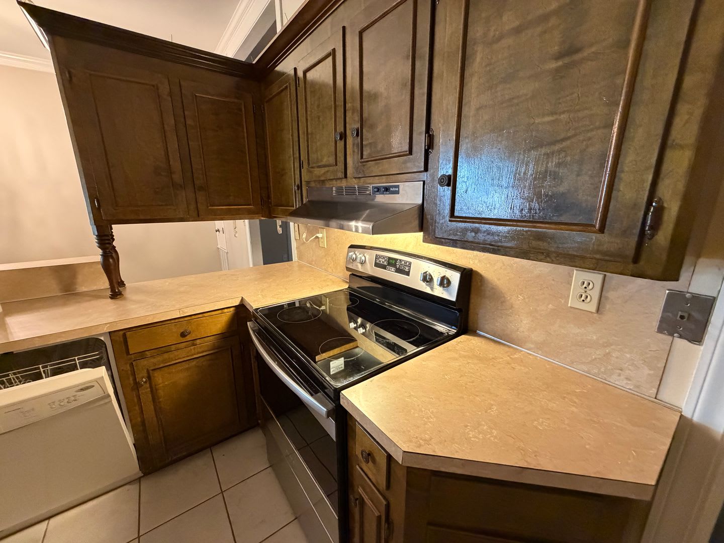 Two Story 2 bedroom, 2 bathroom home in South Highland – photo 5
