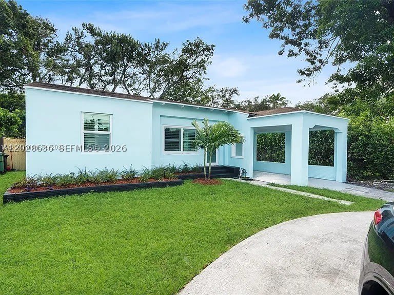 516 SW 12th St – photo 2