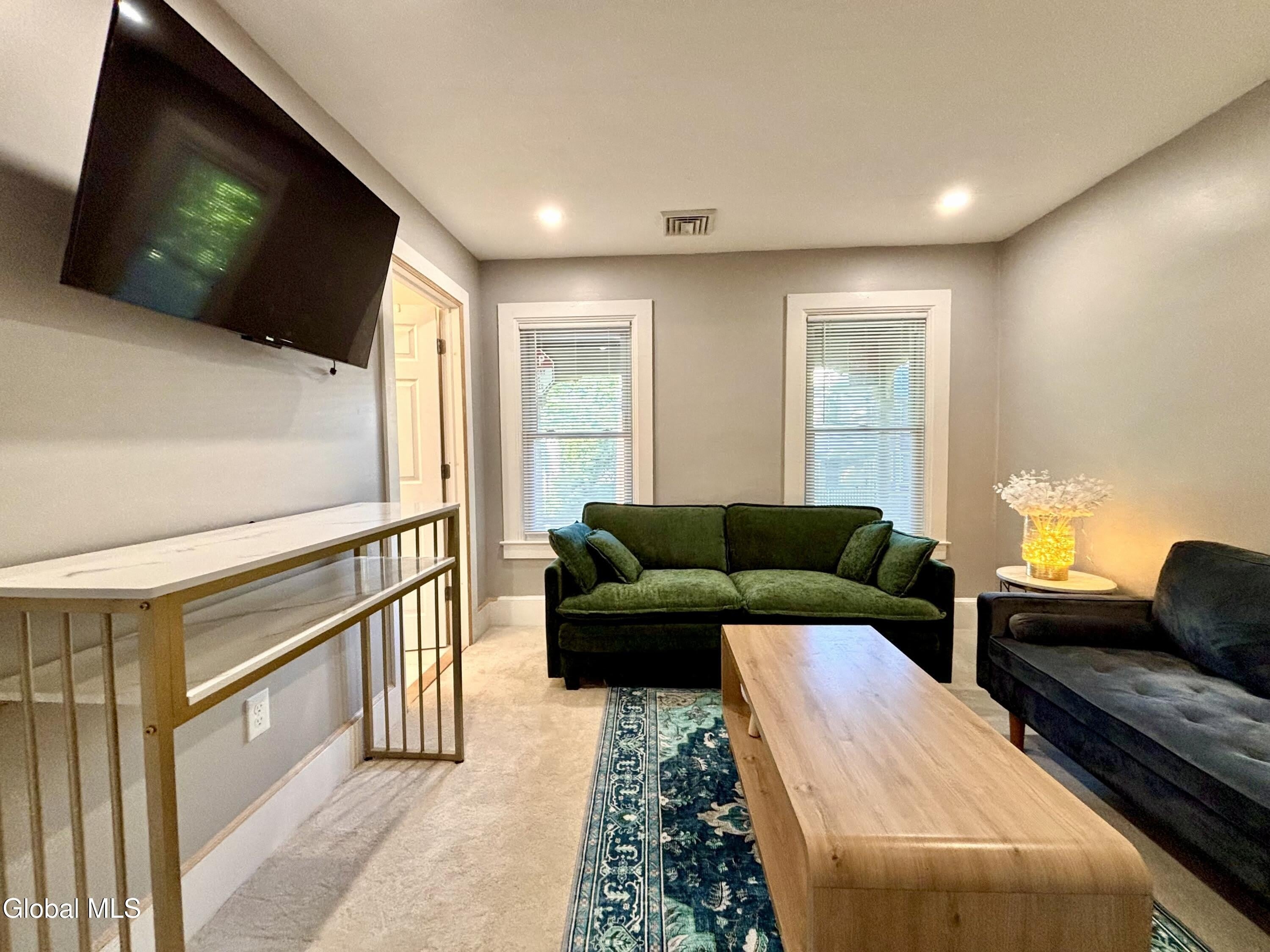 130 Woodlawn Avenue – photo 3