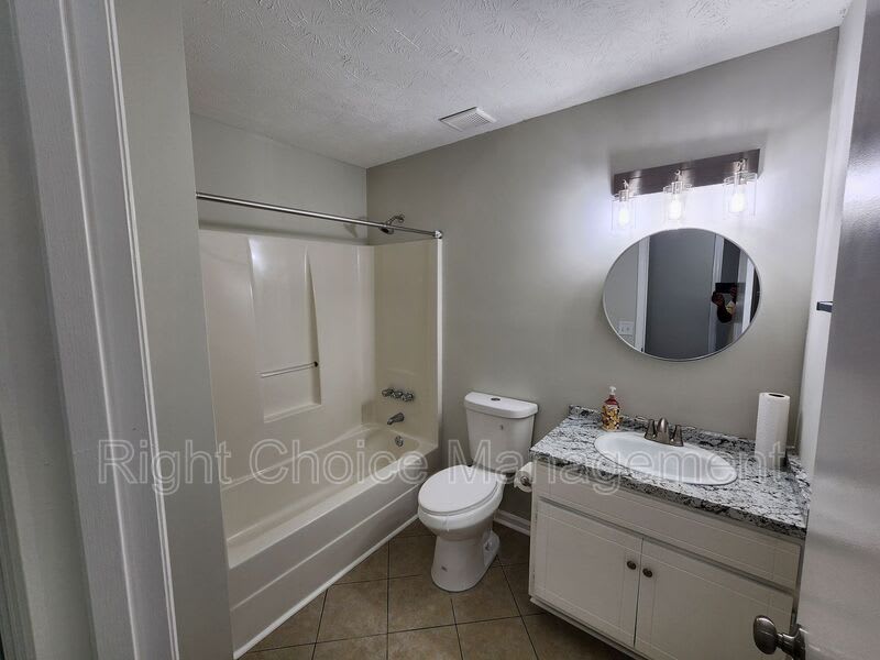 3034 Lansing Ave – photo 4