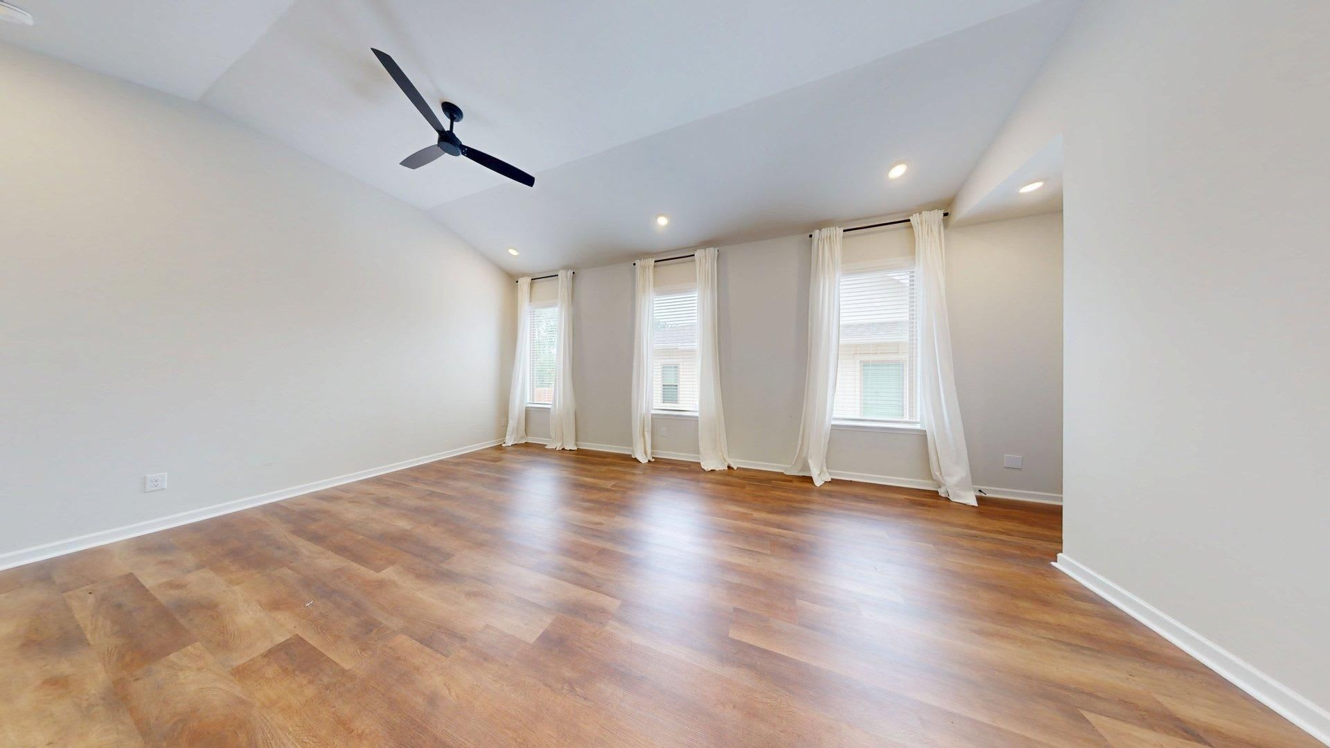 Beautiful Newer Construction Home on Mimms Trail! – photo 3