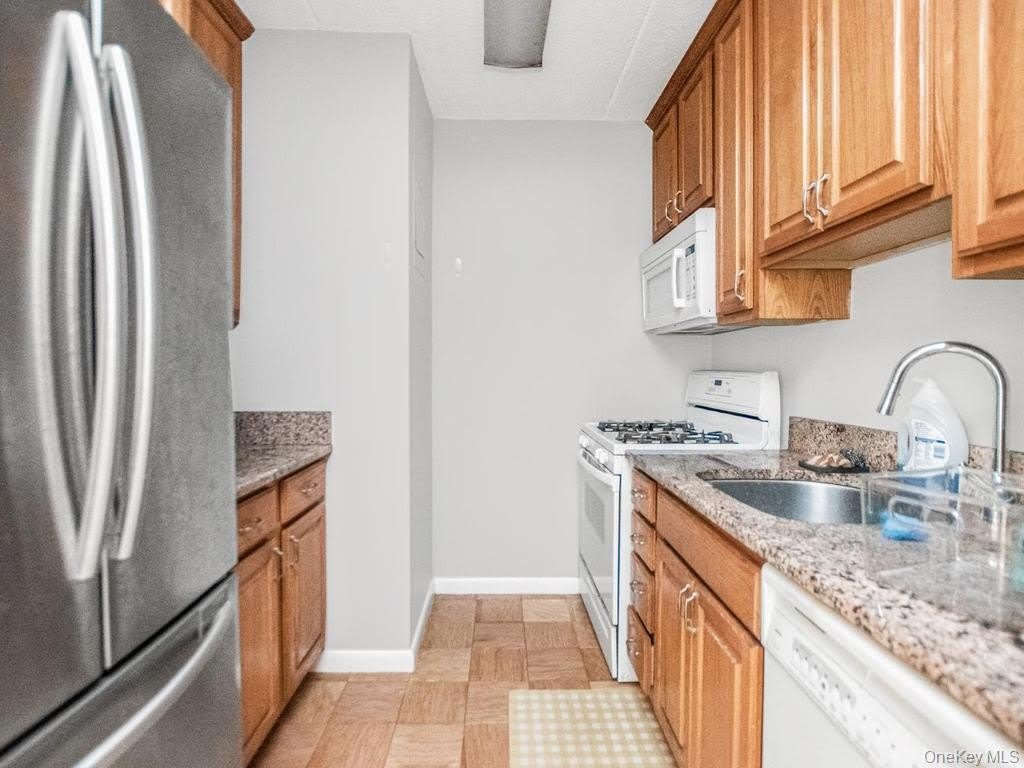 1085 Warburton Avenue – photo 4