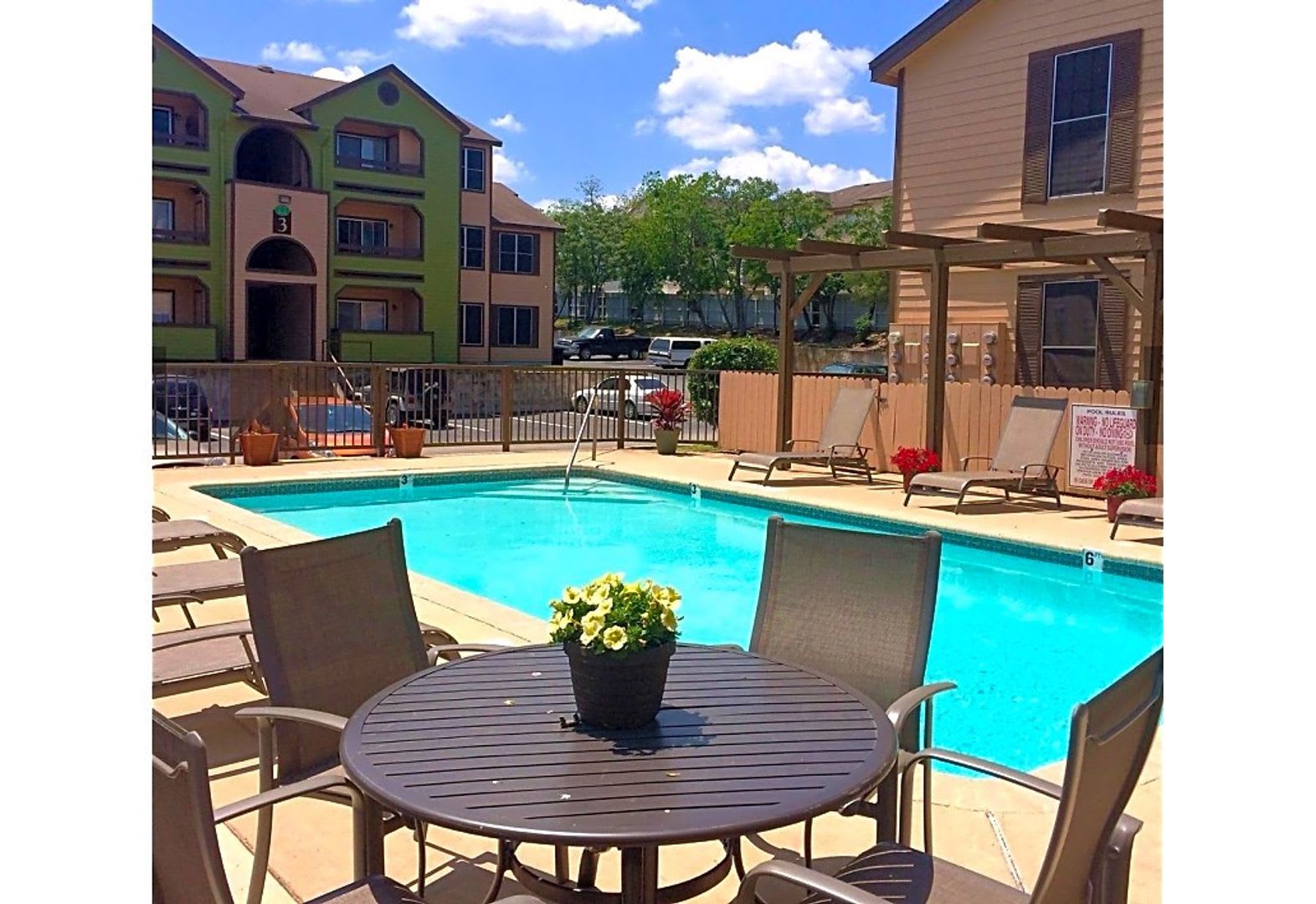 Hill Country Apartments – photo 4