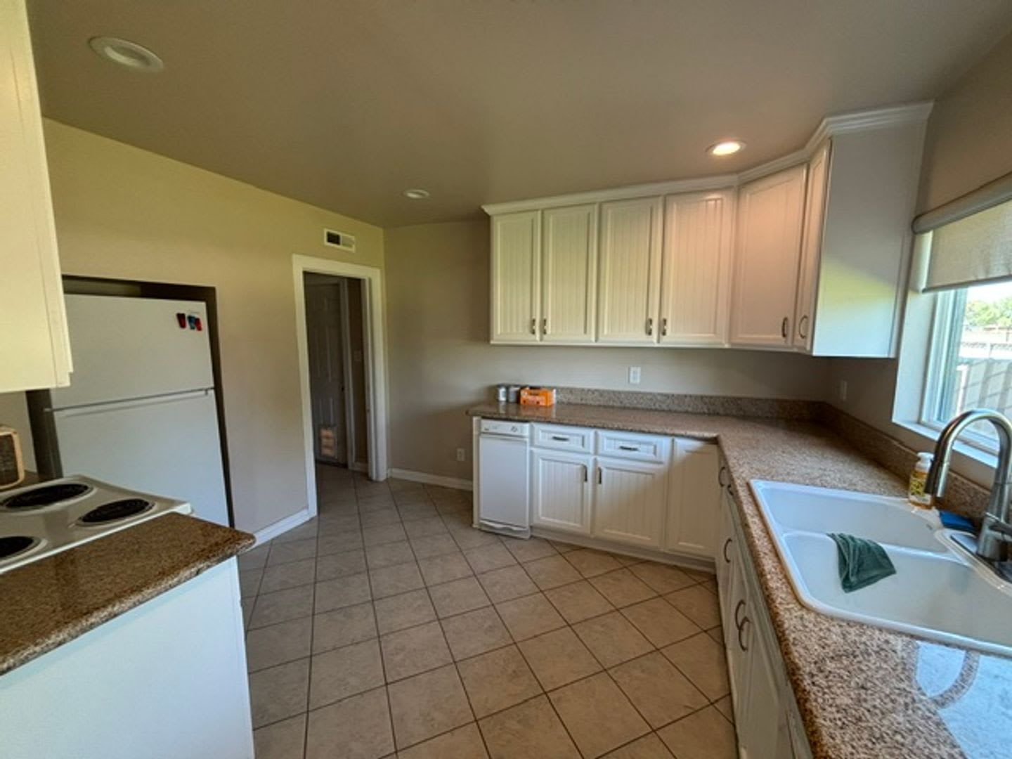 603 Garrett St., Brawley – photo 5