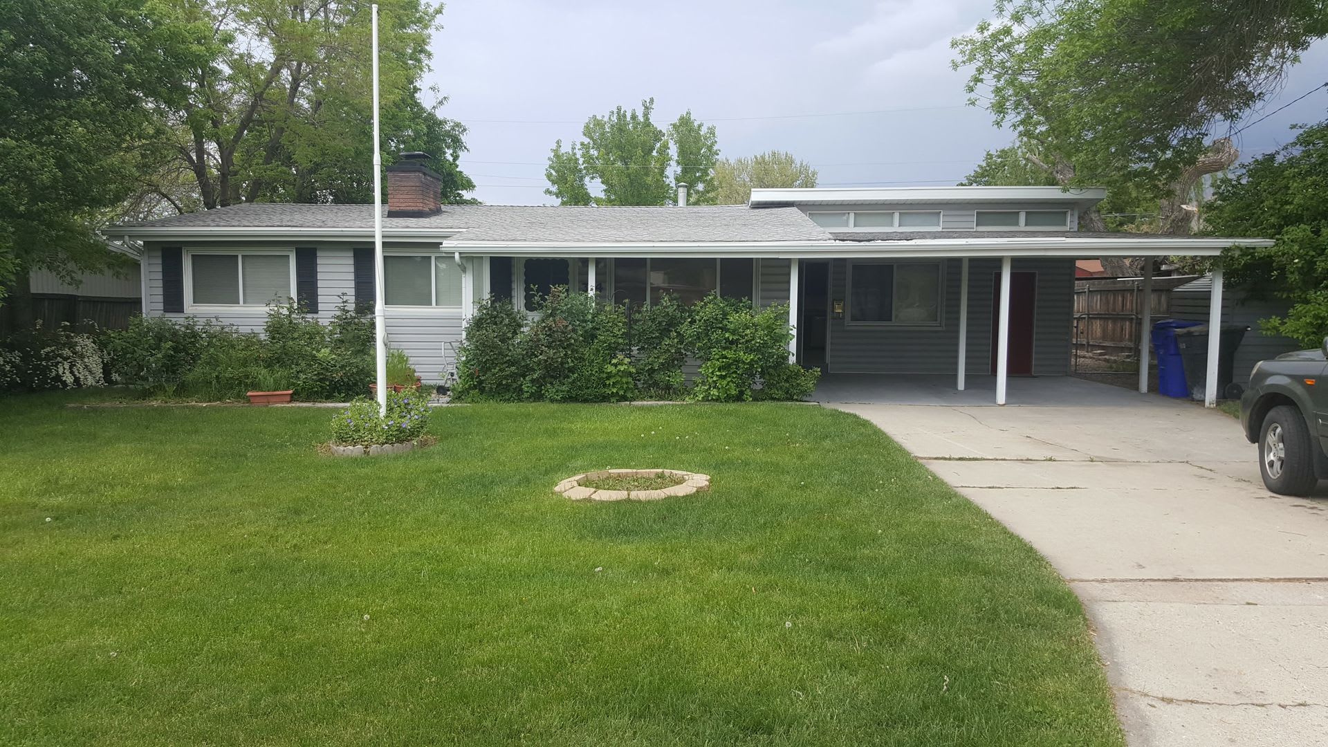Charming 3-Bedroom Rambler in Bountiful with 2-Car Carport – photo 1