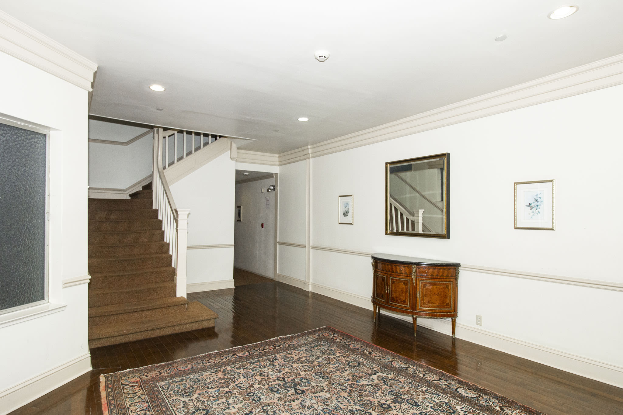 977 PINE Apartments – photo 3