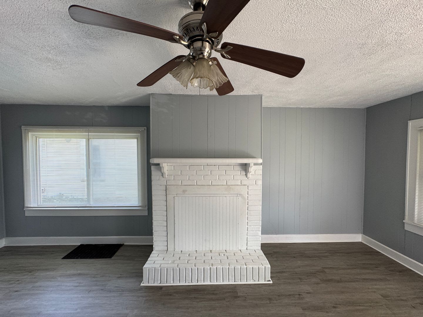 Near Southeast 3 Bed 1 Bath – photo 4